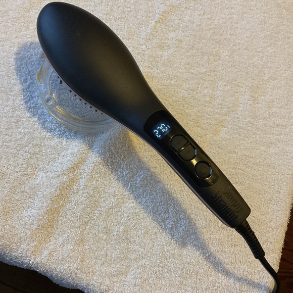 USED THREE TIMES BLACK Simply Straight Professional Ceramic Straightening Brush! - Picture 7 of 9